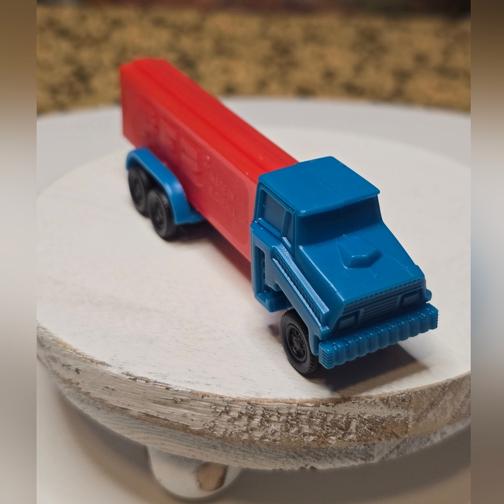 Vtg PEZ Dispenser Semi Truck Blue & Red Made In Slovenia